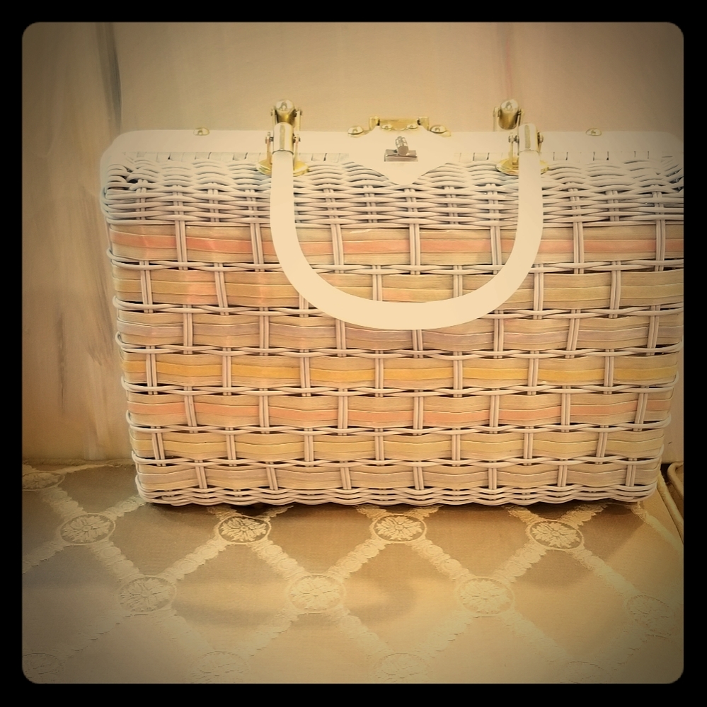 Vintage purse firm
